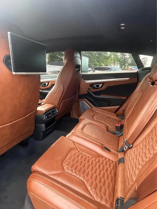 2019 Lamborghini Urus - Image 8 of 8