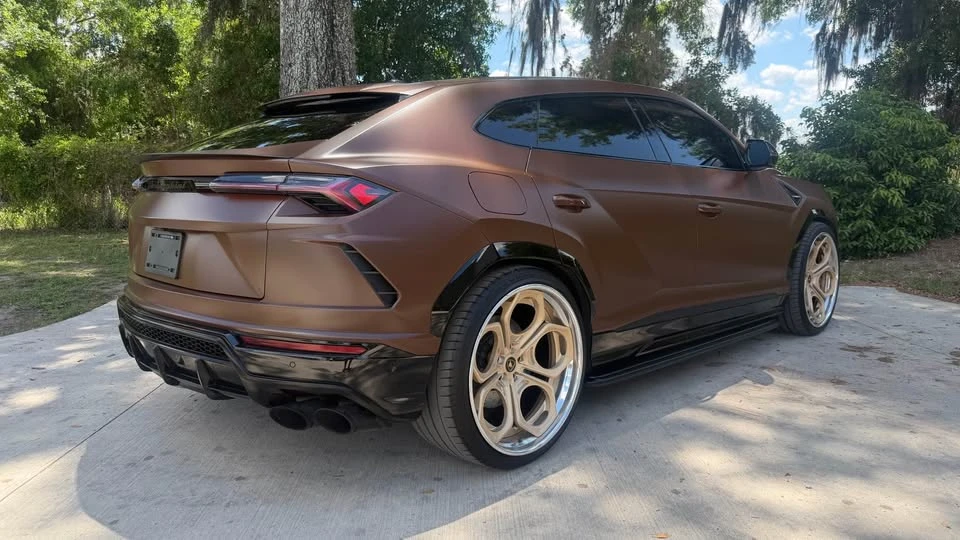 2019 Lamborghini Urus - Image 6 of 16