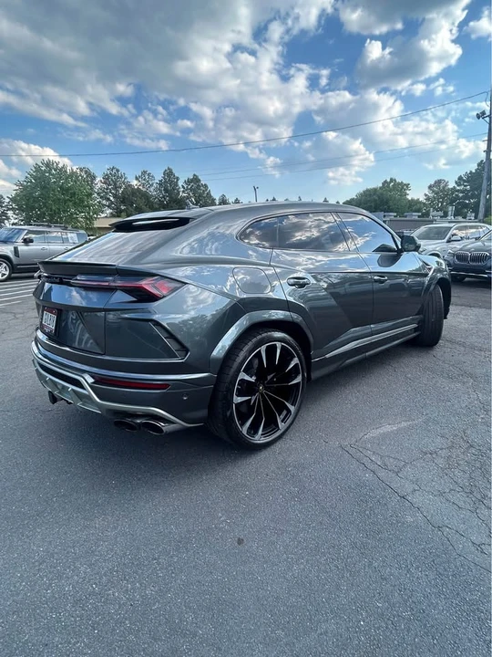 2019 Lamborghini Urus - Image 5 of 8