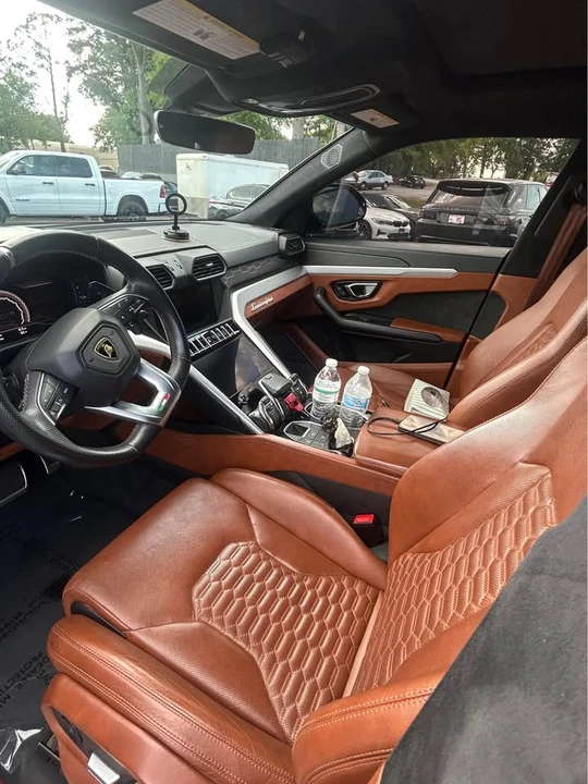 2019 Lamborghini Urus - Image 7 of 8