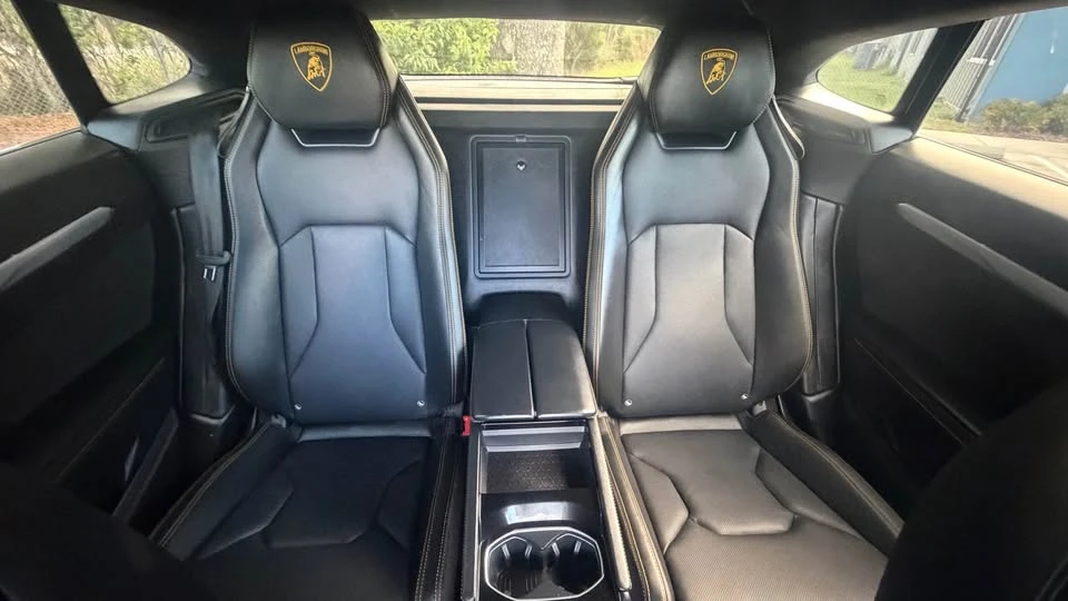 2019 Lamborghini Urus - Image 16 of 18