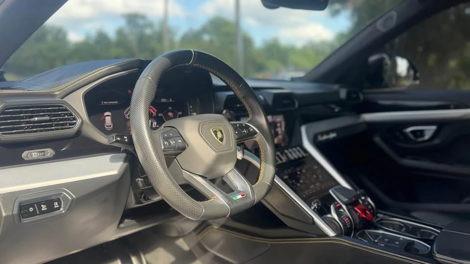 2019 Lamborghini Urus - Image 11 of 18