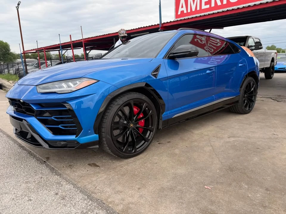 2019 Lamborghini Urus - Image 2 of 14