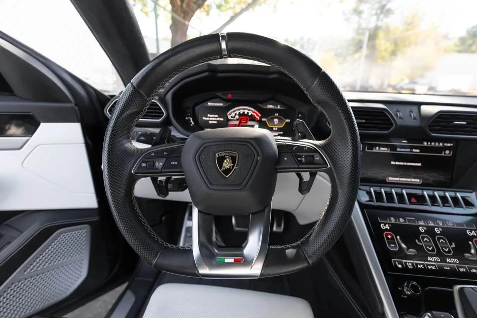 2019 Lamborghini Urus - Image 15 of 19