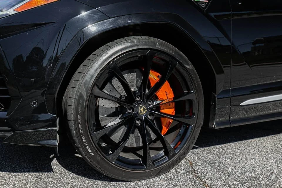 2019 Lamborghini Urus - Image 2 of 20