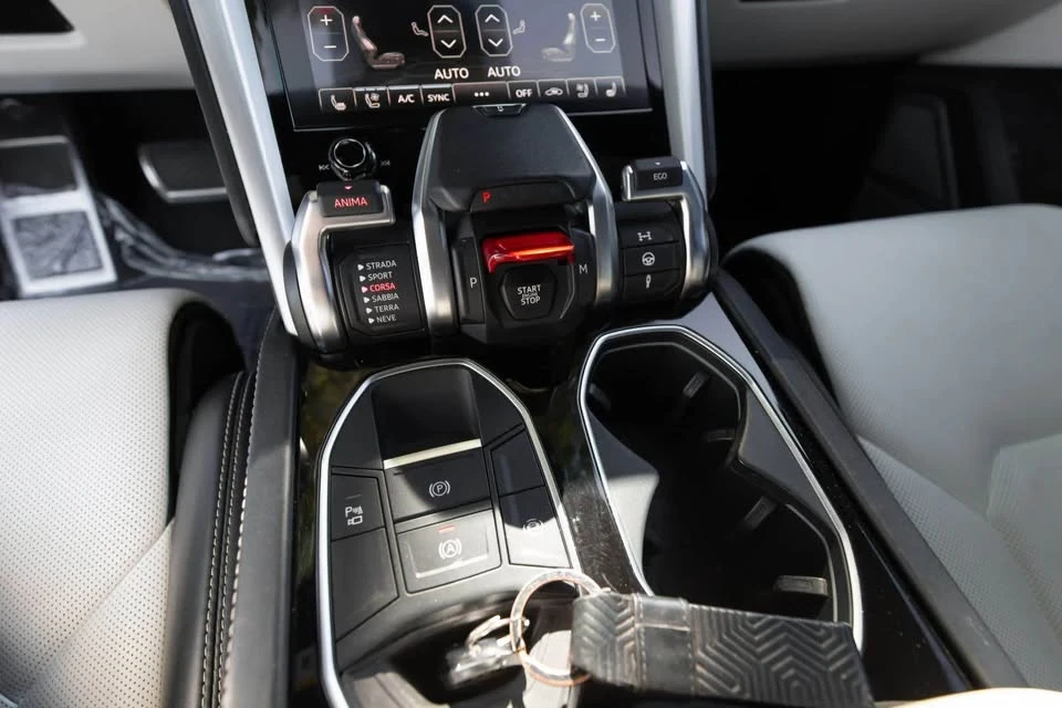 2019 Lamborghini Urus - Image 14 of 19