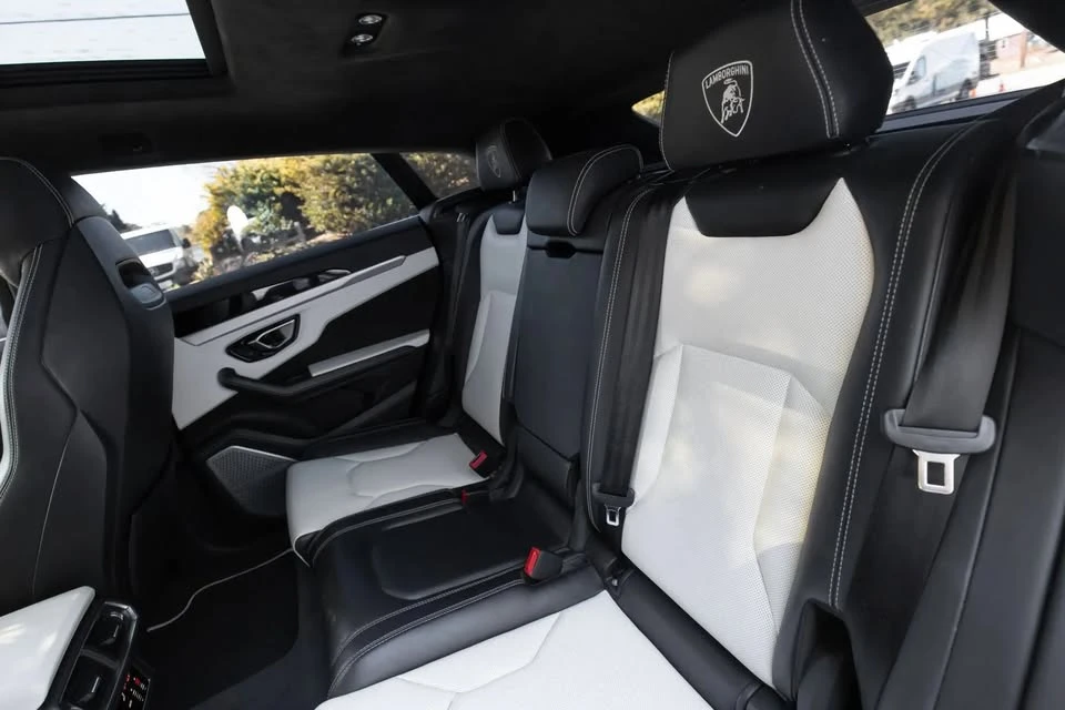 2019 Lamborghini Urus - Image 18 of 19