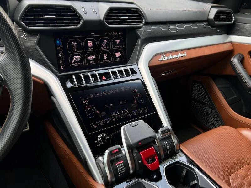 2019 Lamborghini Urus - Image 16 of 20