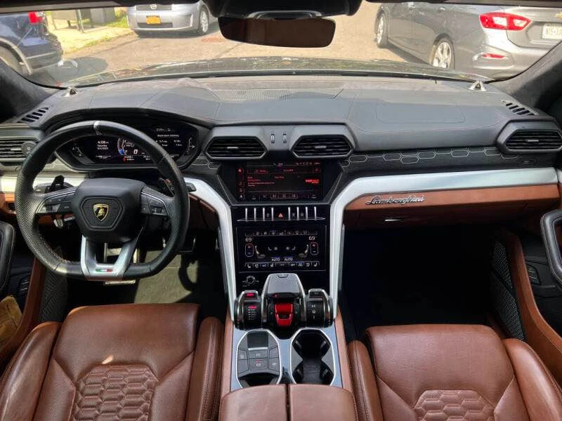 2019 Lamborghini Urus - Image 8 of 20
