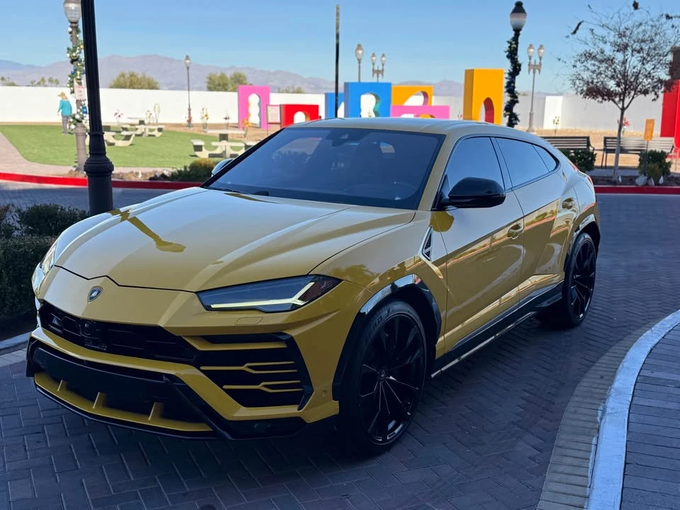2019 Lamborghini Urus - Image 2 of 10