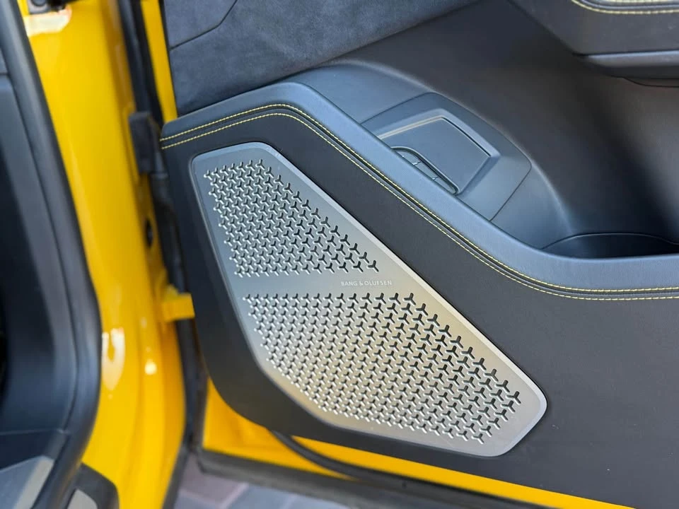 2019 Lamborghini Urus - Image 8 of 10