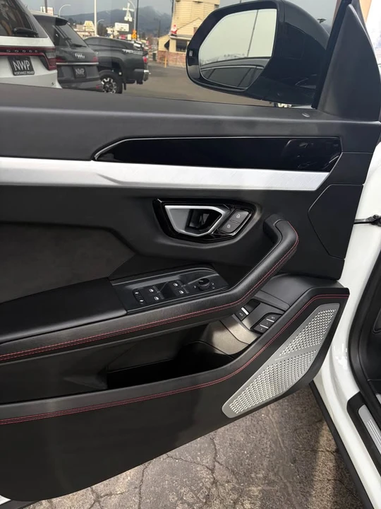 2019 Lamborghini Urus - Image 6 of 18