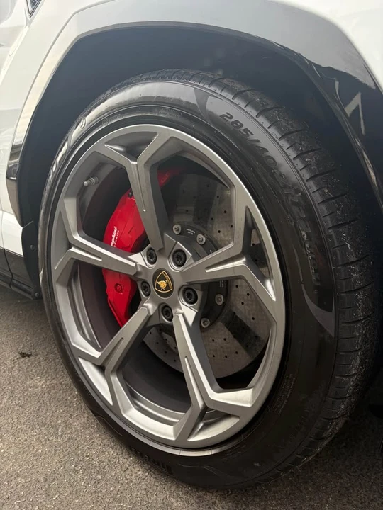 2019 Lamborghini Urus - Image 16 of 18
