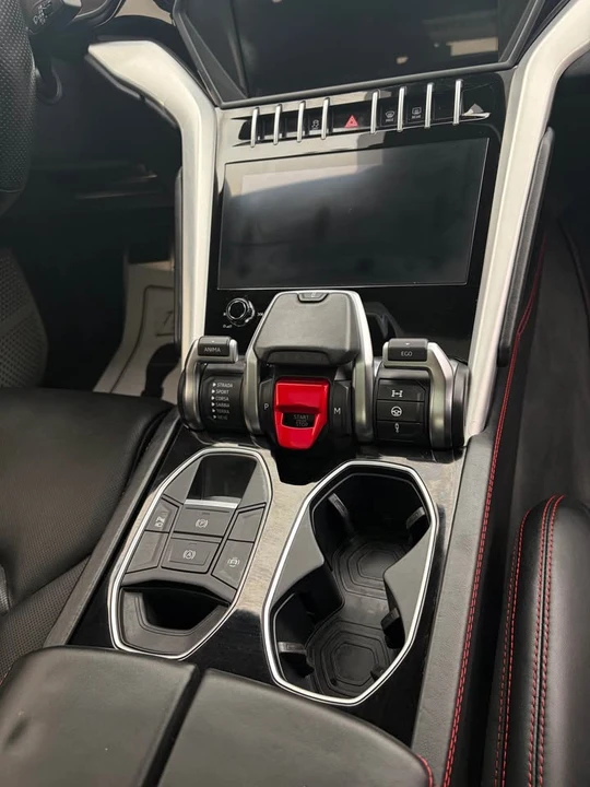 2019 Lamborghini Urus - Image 13 of 18