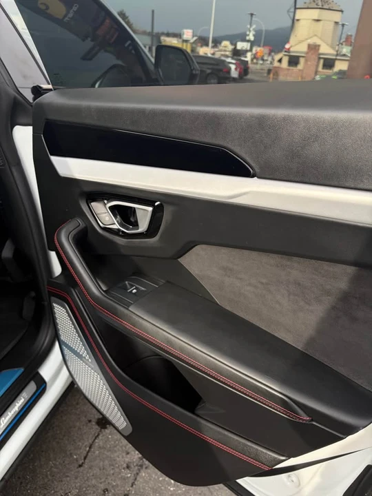 2019 Lamborghini Urus - Image 11 of 18