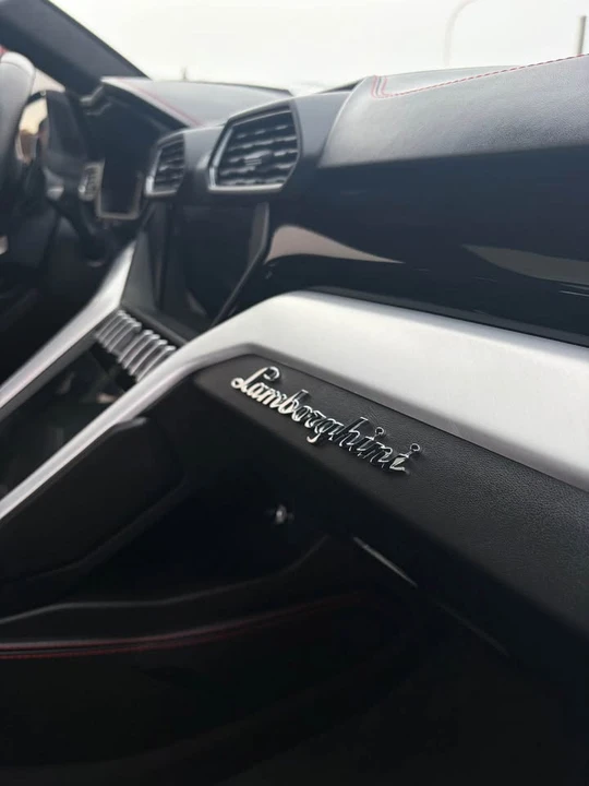 2019 Lamborghini Urus - Image 14 of 18