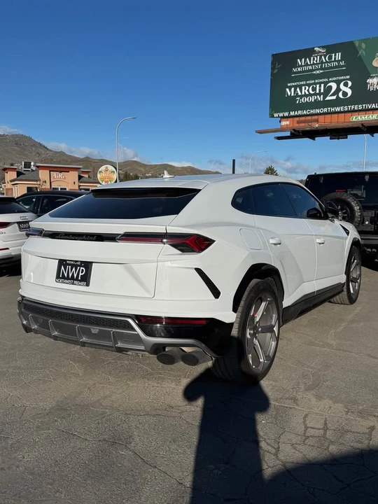 2019 Lamborghini Urus - Image 6 of 9