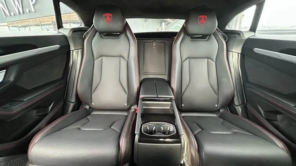 2019 Lamborghini Urus - Image 6 of 8