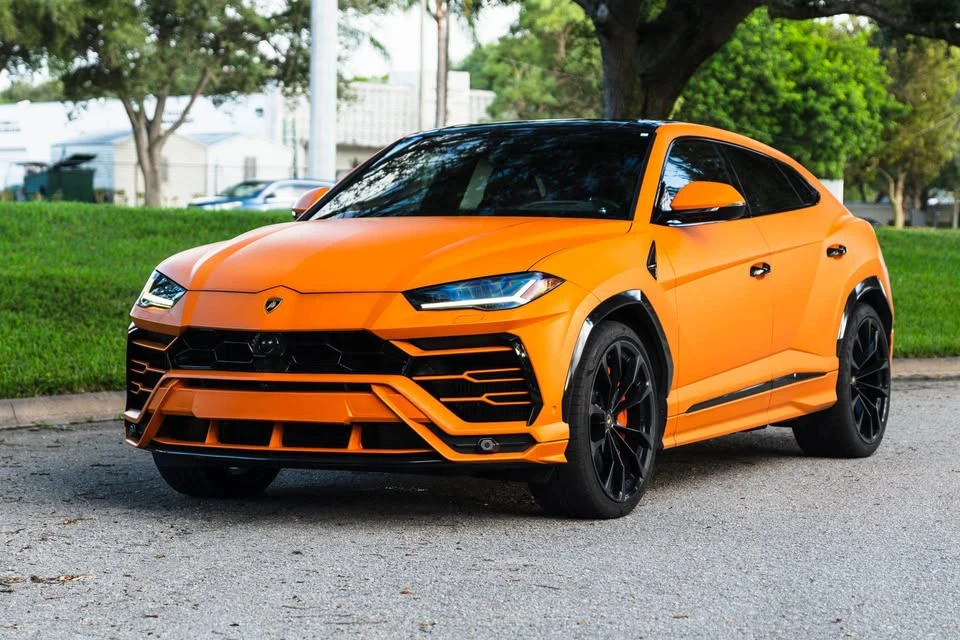 2019 Lamborghini Urus - Image 2 of 19