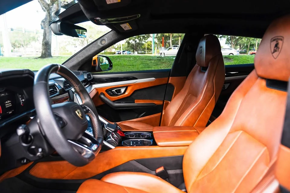 2019 Lamborghini Urus - Image 11 of 19