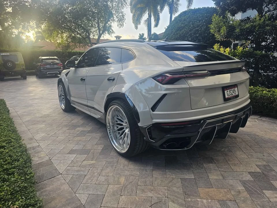 2019 Lamborghini Urus - Image 6 of 11