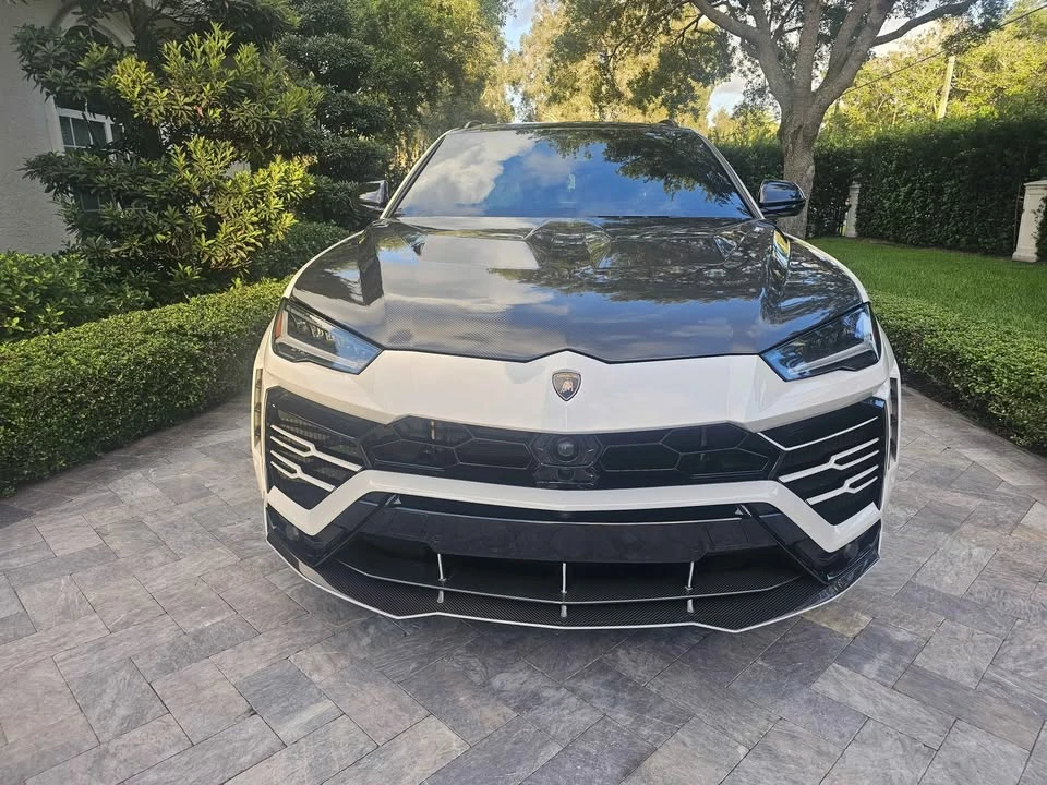2019 Lamborghini Urus - Image 2 of 11