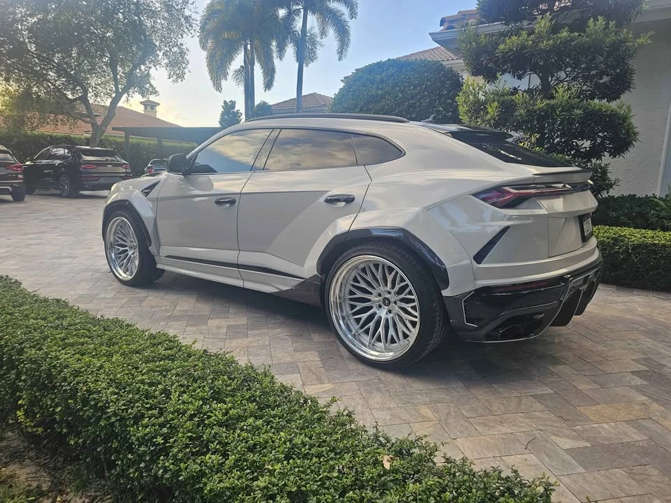 2019 Lamborghini Urus - Image 5 of 11