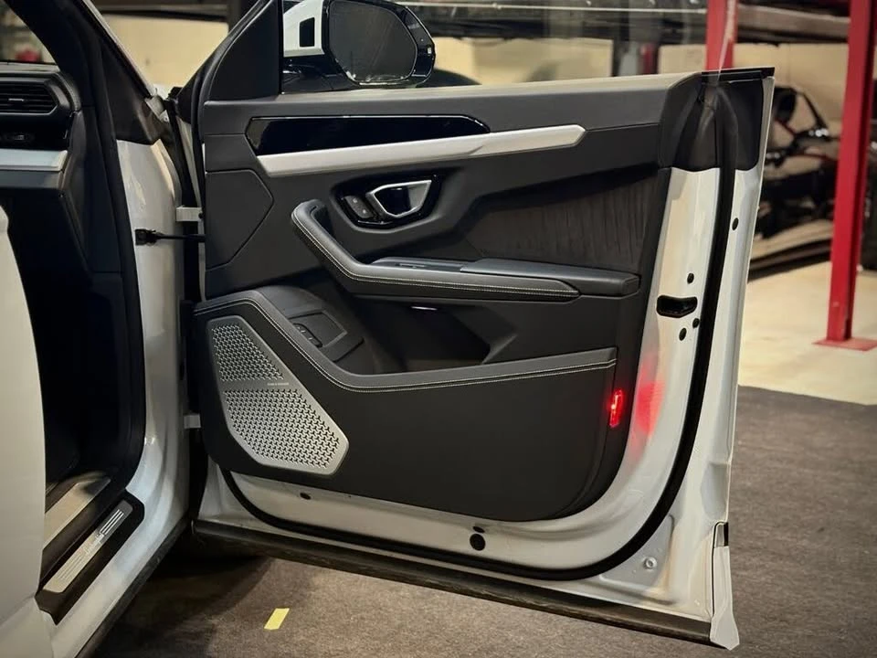 2019 Lamborghini Urus - Image 12 of 20