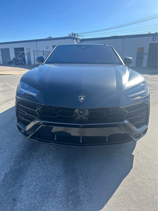 2019 Lamborghini Urus - Image 2 of 17