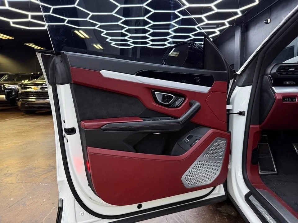 2019 Lamborghini Urus - Image 12 of 20