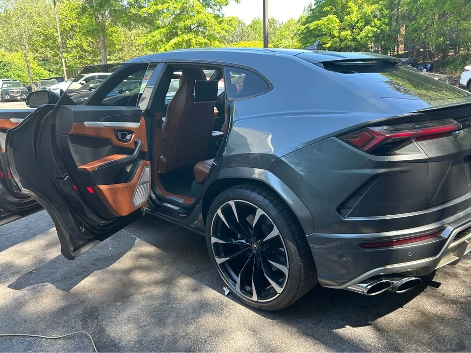 2019 Lamborghini Urus - Image 8 of 12
