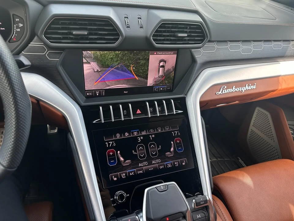 2019 Lamborghini Urus - Image 9 of 12