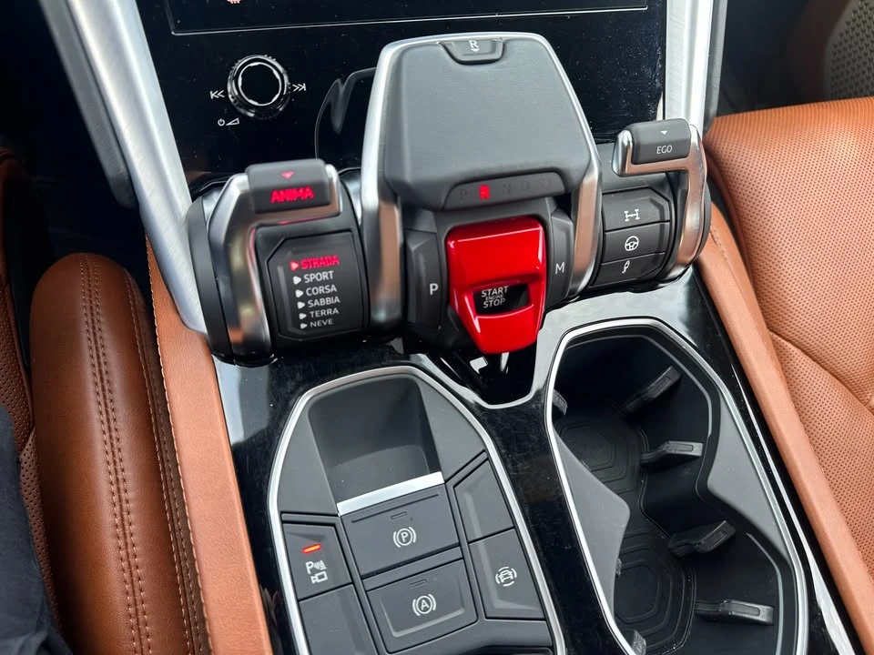 2019 Lamborghini Urus - Image 10 of 12