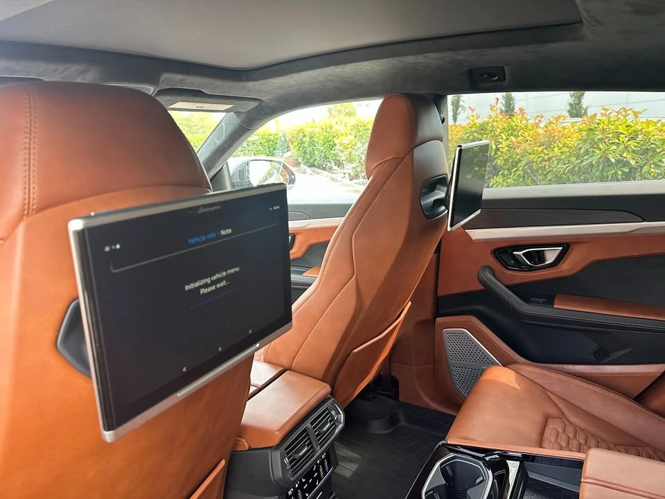 2019 Lamborghini Urus - Image 11 of 12