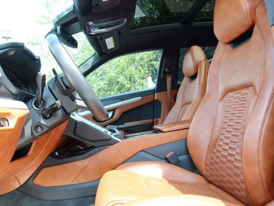 2019 Lamborghini Urus - Image 9 of 18