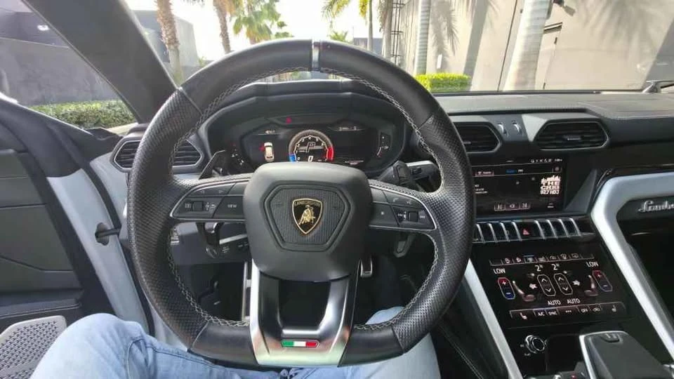 2019 Lamborghini Urus - Image 15 of 15