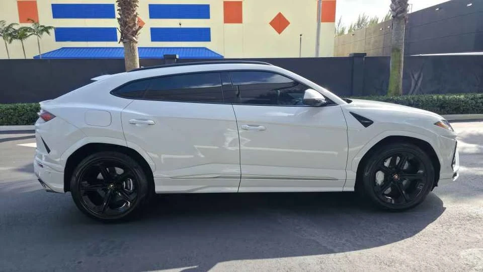 2019 Lamborghini Urus - Image 2 of 15