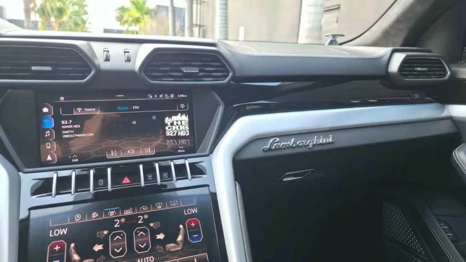 2019 Lamborghini Urus - Image 12 of 15