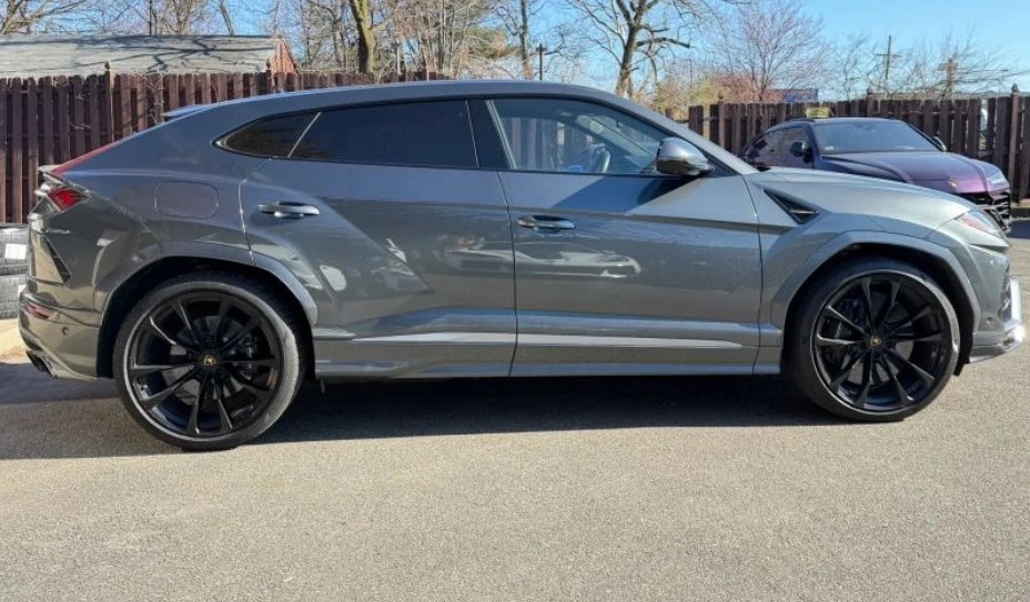 2019 Lamborghini Urus - Image 3 of 18