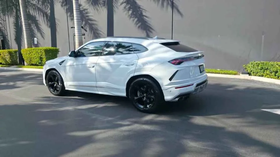 2019 Lamborghini Urus - Image 5 of 15