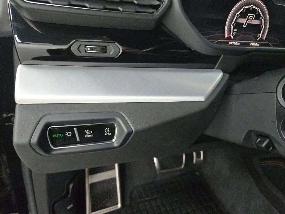 2019 Lamborghini Urus - Image 16 of 17