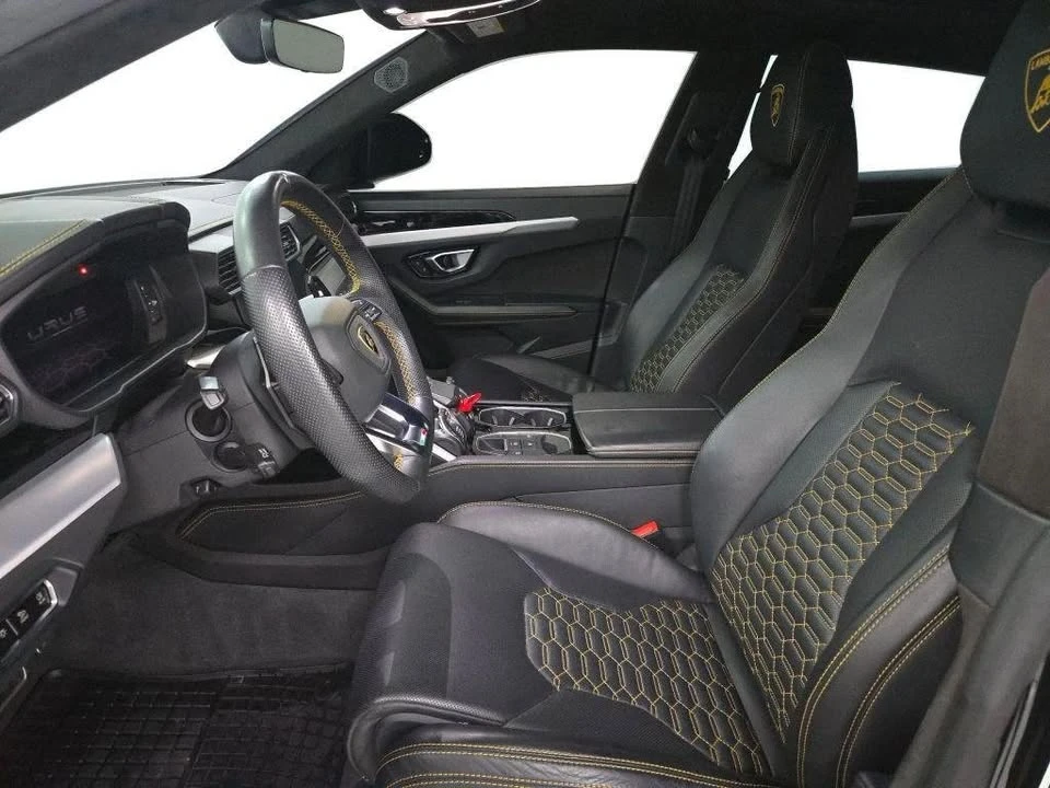 2019 Lamborghini Urus - Image 8 of 17