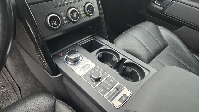 2019 Land Rover Discovery 5th Gen - Image 11 of 20