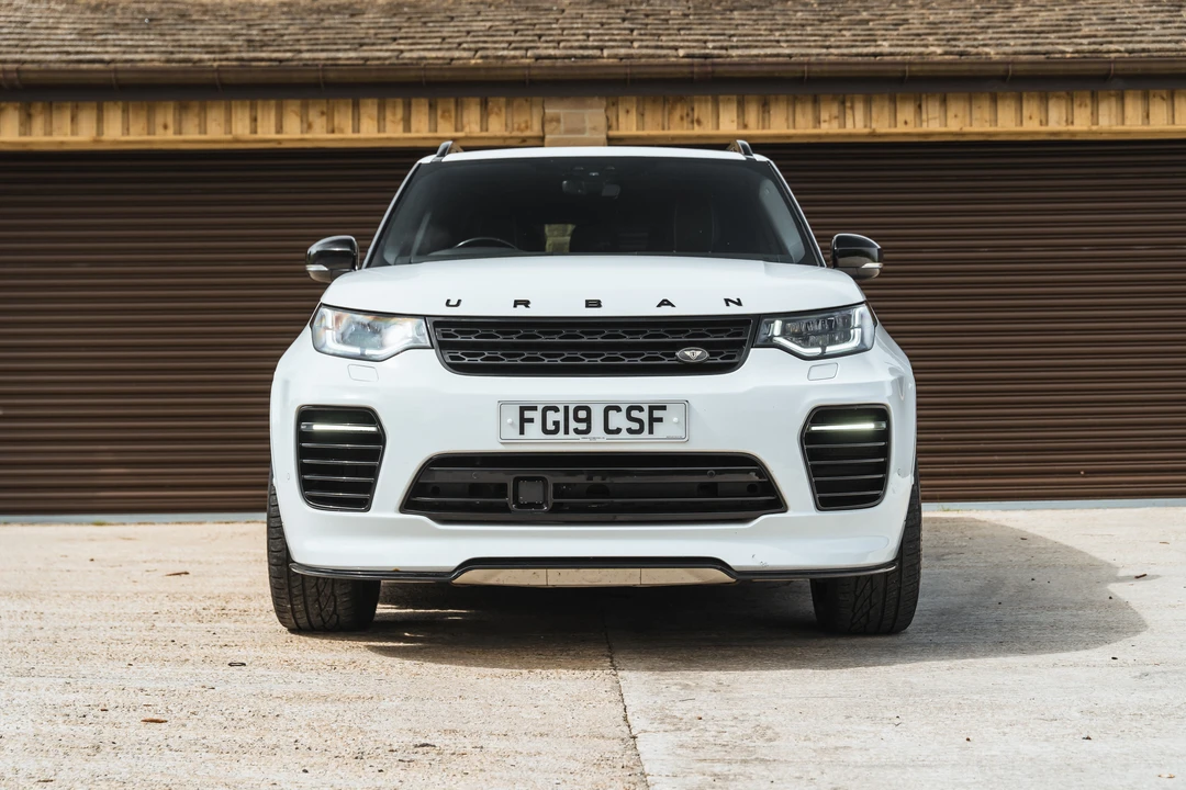 2019 Land Rover Discovery 5th Gen - Image 2 of 31