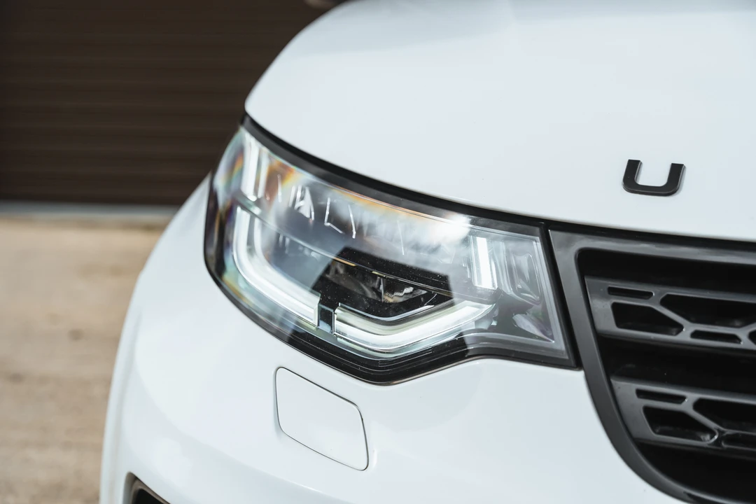 2019 Land Rover Discovery 5th Gen - Image 14 of 31