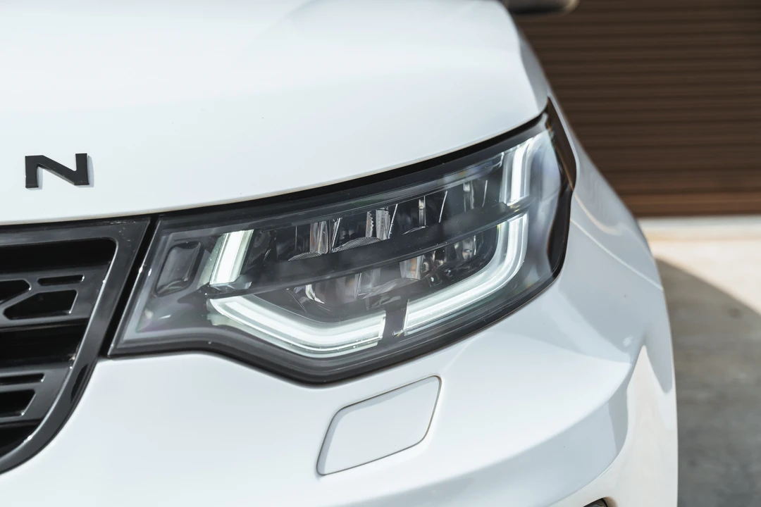 2019 Land Rover Discovery 5th Gen - Image 15 of 31