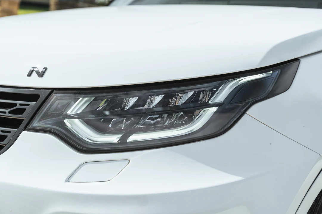 2019 Land Rover Discovery 5th Gen - Image 16 of 31