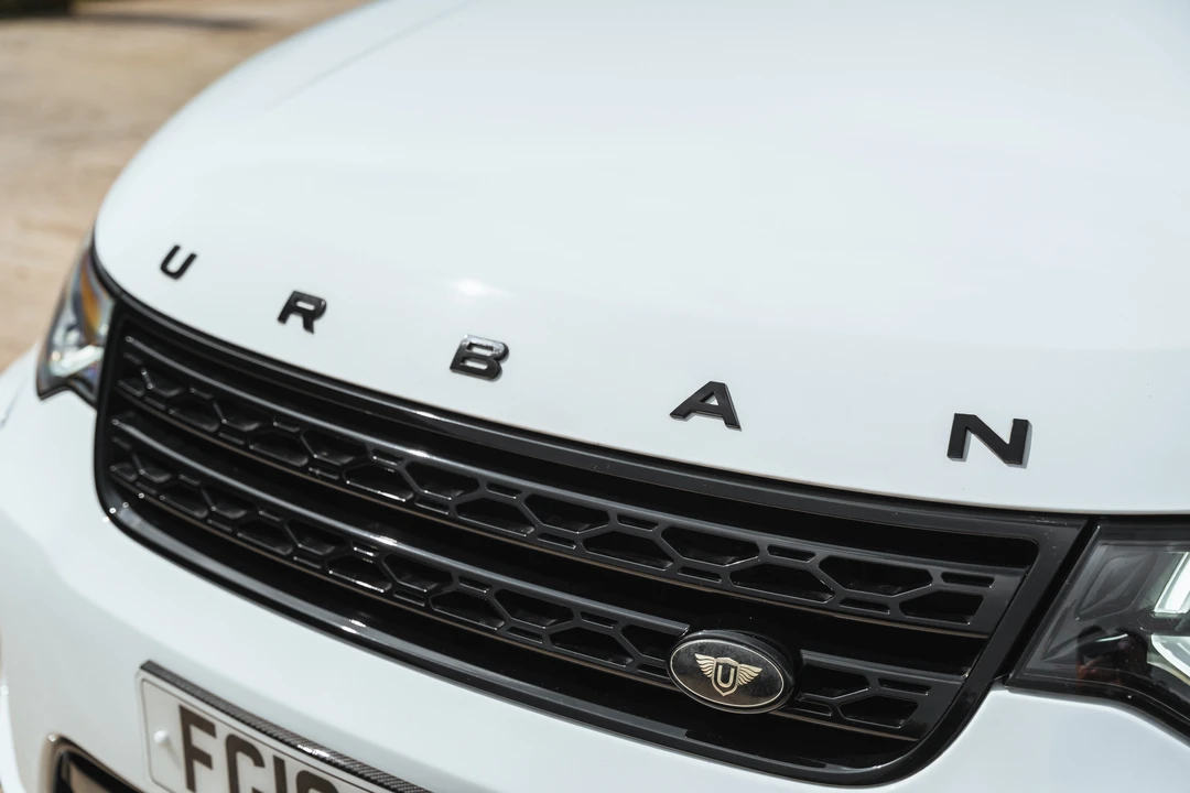 2019 Land Rover Discovery 5th Gen - Image 17 of 31