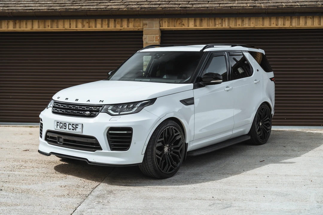 2019 Land Rover Discovery 5th Gen - Image 3 of 31