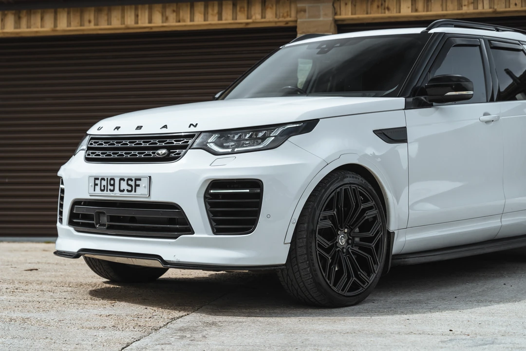 2019 Land Rover Discovery 5th Gen - Image 20 of 31